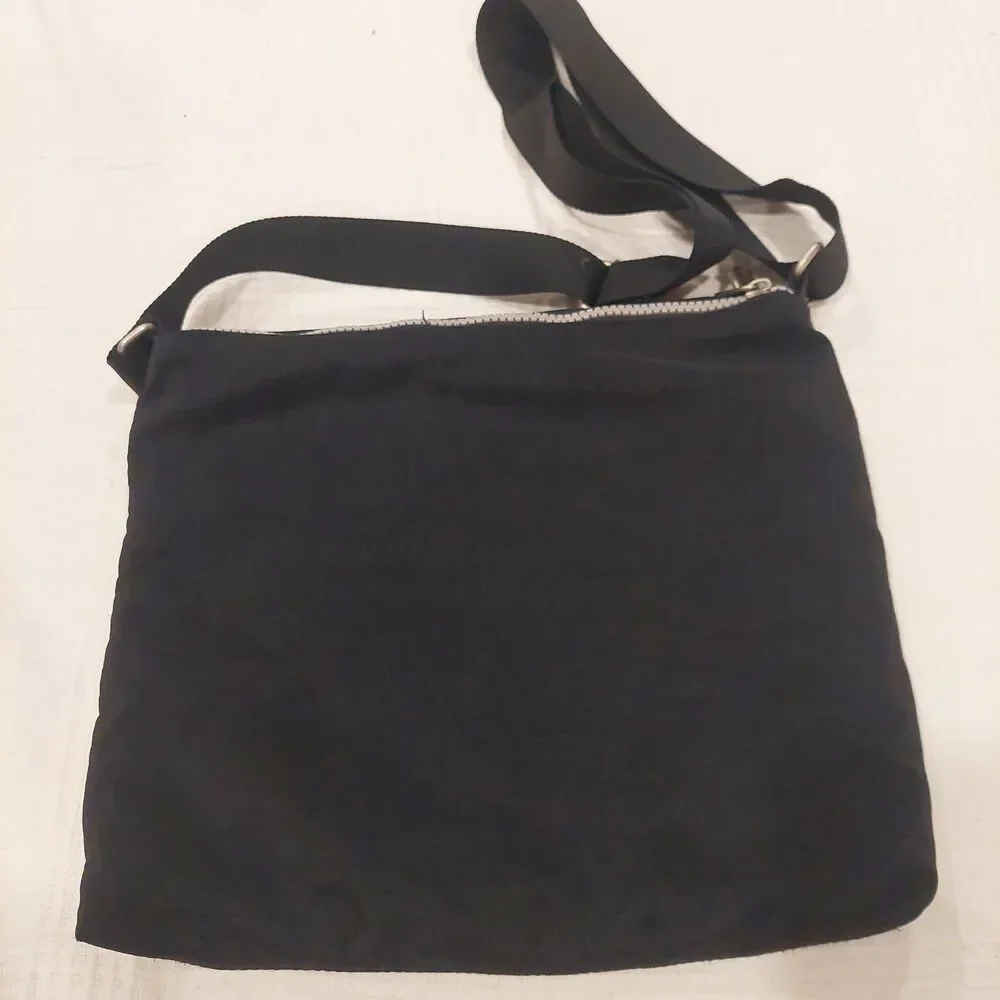 Baggallini Black Nylon Triple Zip Crossbody Bag Purse EUC
